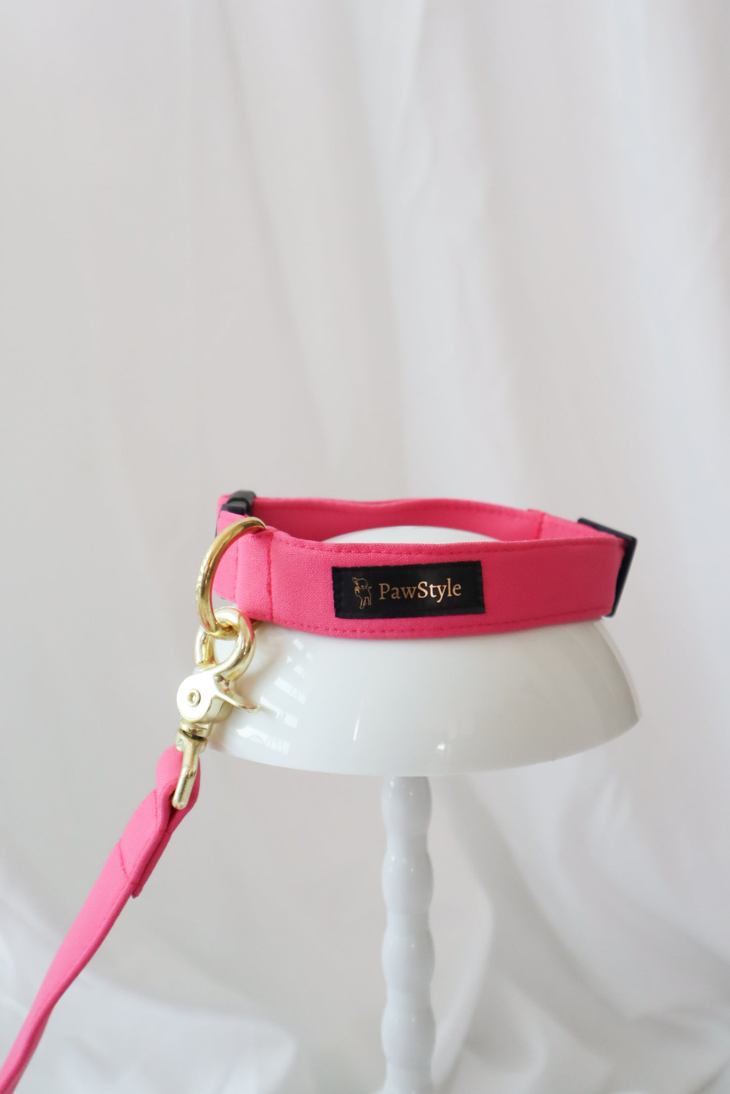 Fuchsia Leash